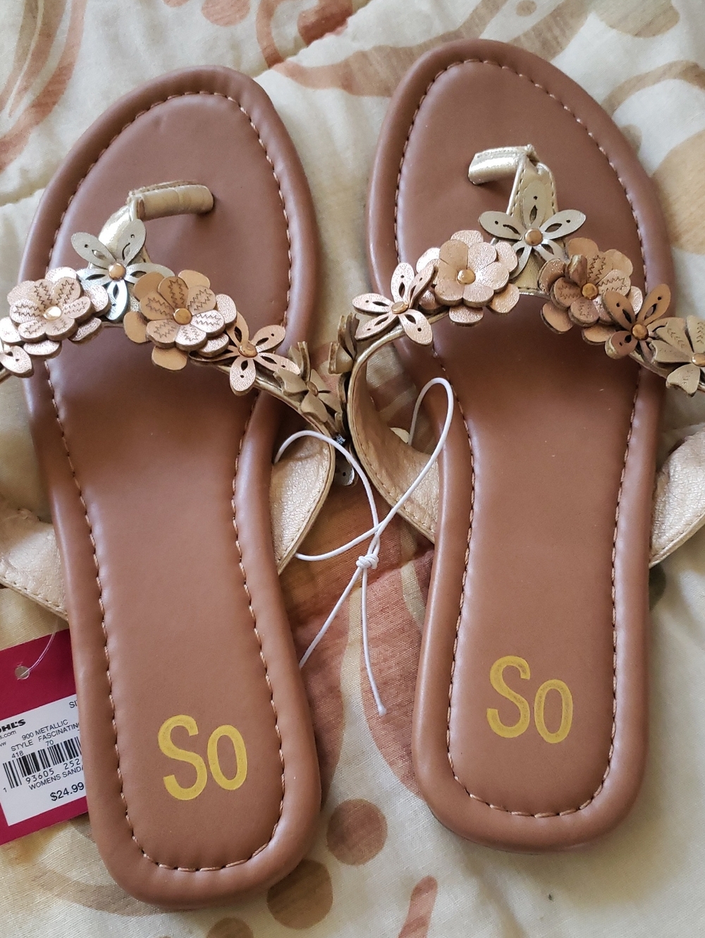 Kohl's Women's Floral Toe-Post Sandals in Tan and Gold Metallic